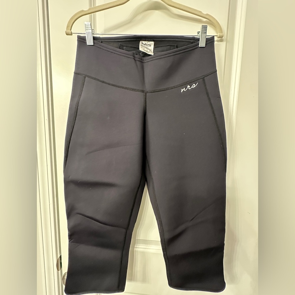 NRS Black Neoprene Capri Pants